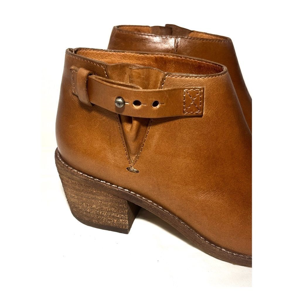 🎉HP🎉 EUC Madewell Carmel Colored Leather Ankle Booties (Size 6) - Picture 3 of 10